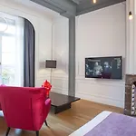 L'esplanade Couette-café