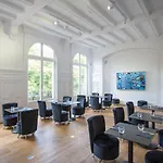 L'esplanade Couette-café
