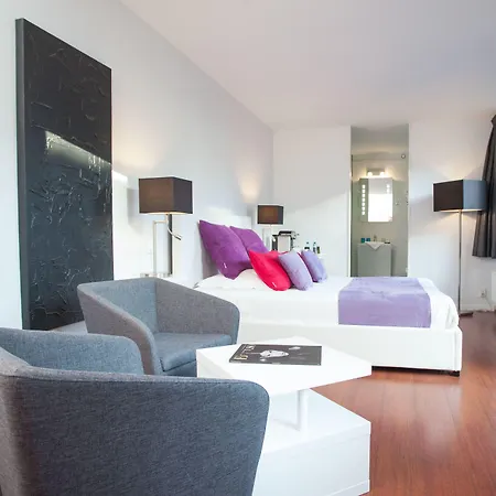L'esplanade Bed and Breakfast Λιλ