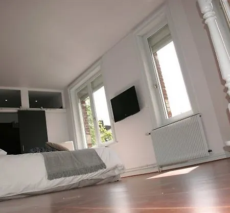 Bed and Breakfast L'esplanade Λιλ